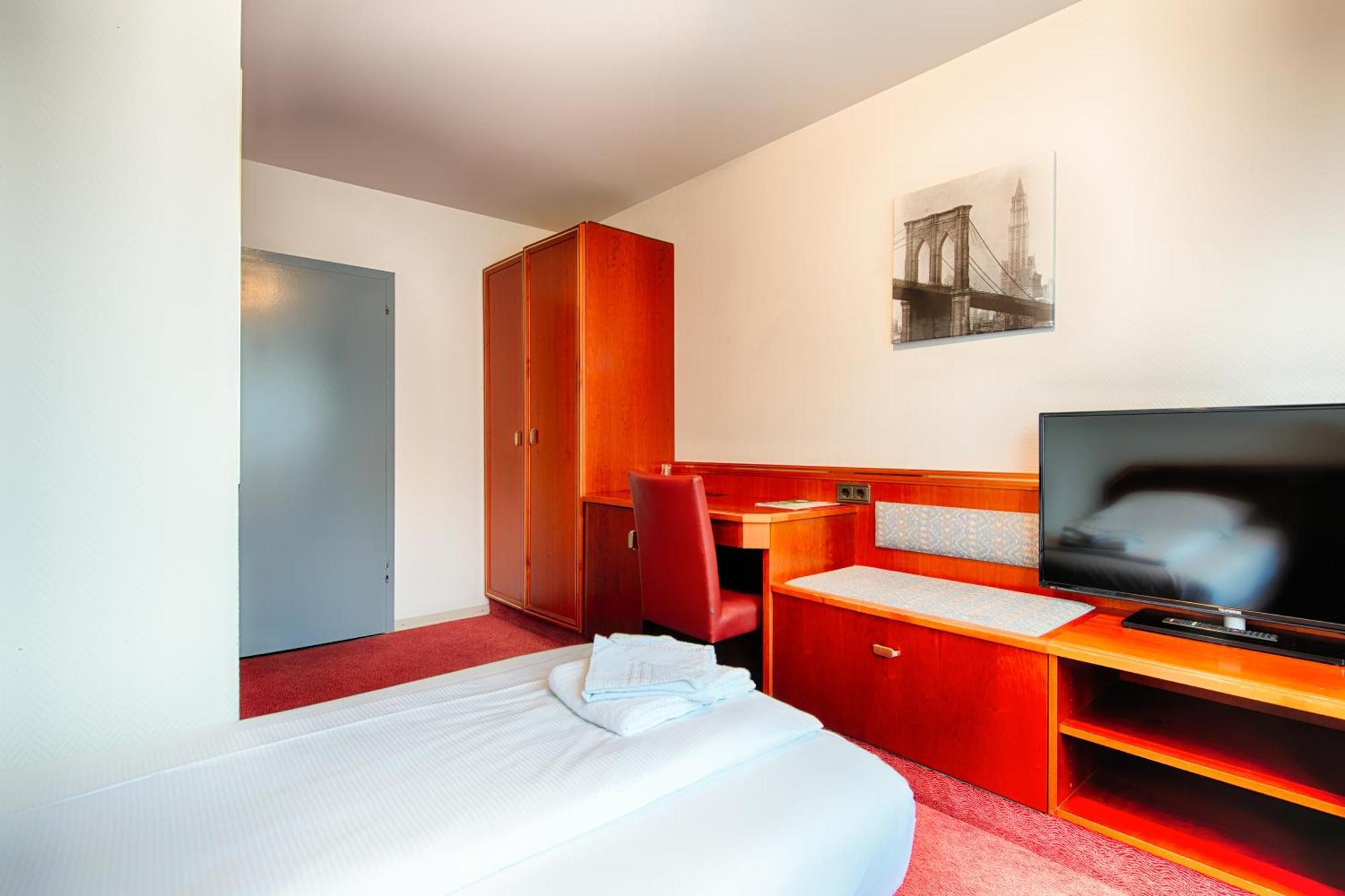 Hotel B1 — Zdjęcia 1